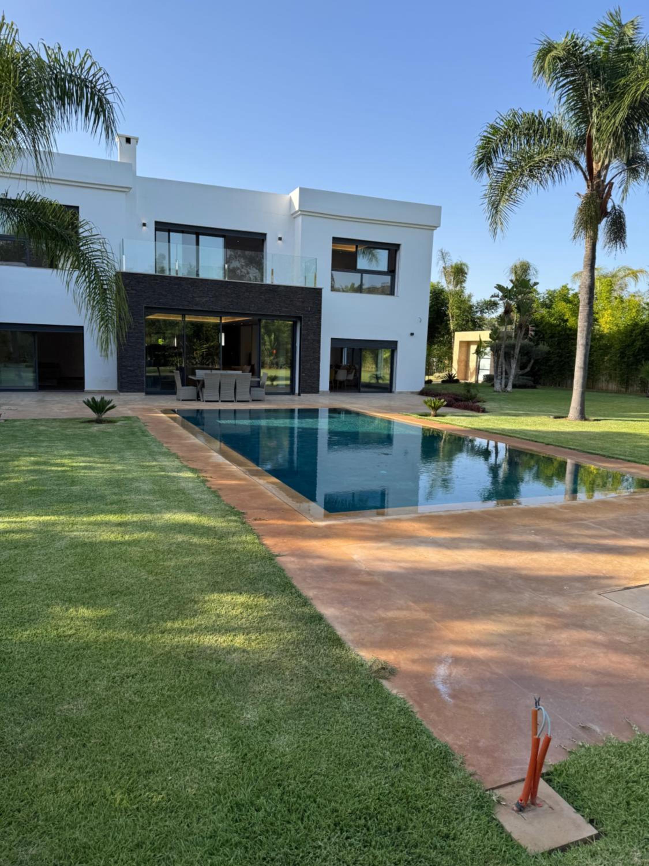 Villa S- Luxurious 8 masterbedrooms villa on 3000m2, close to all amenities, Golf and heart of Souissi view 2
