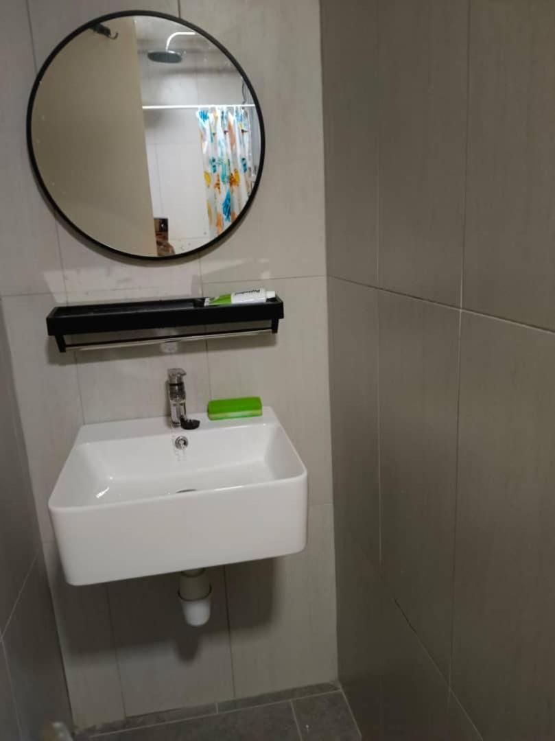 Humaira Dian Residency Studio Homestay 360sqft photo 6
