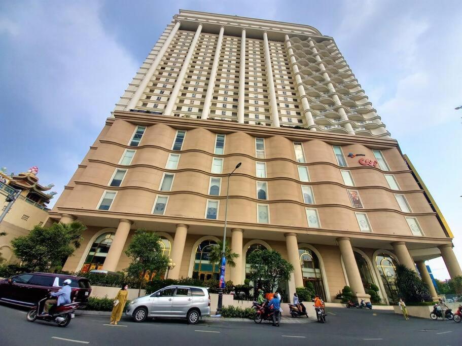 Terra Royal 2BR Condo in D3