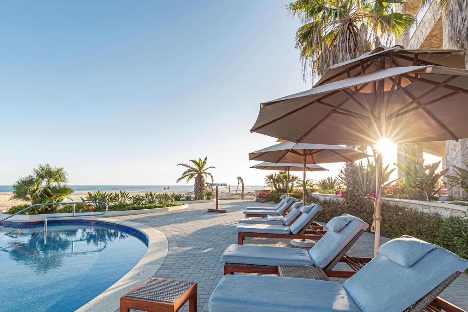 Oceanfront Chic Retreat Studio-Golf-Spa-Jacuzzi & more! view 3