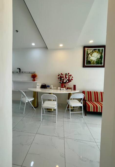 Terra Royal 2BR Condo in D3