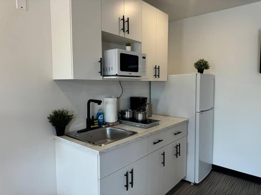 Cozy Motel Studio with kitchenette - 8