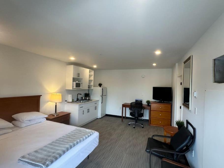 Cozy Motel Studio with kitchenette - 9