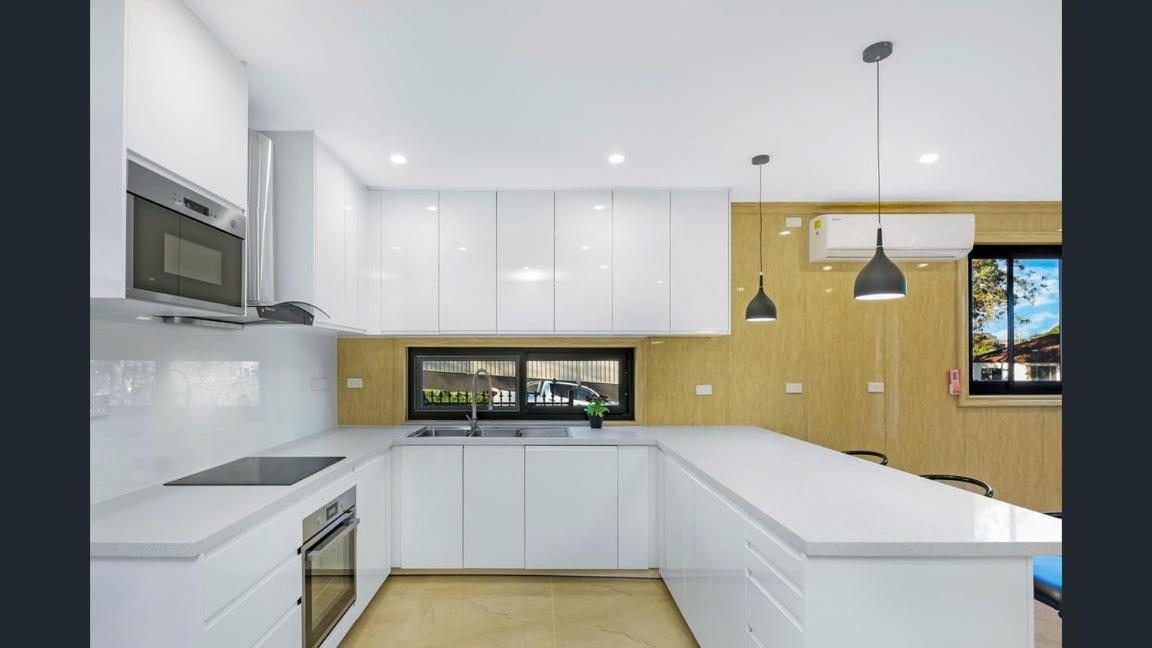 Entire house in Gymea