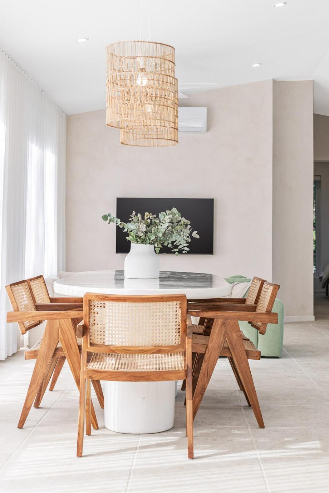 Luxurious Mediterranean-Inspired Guesthouse