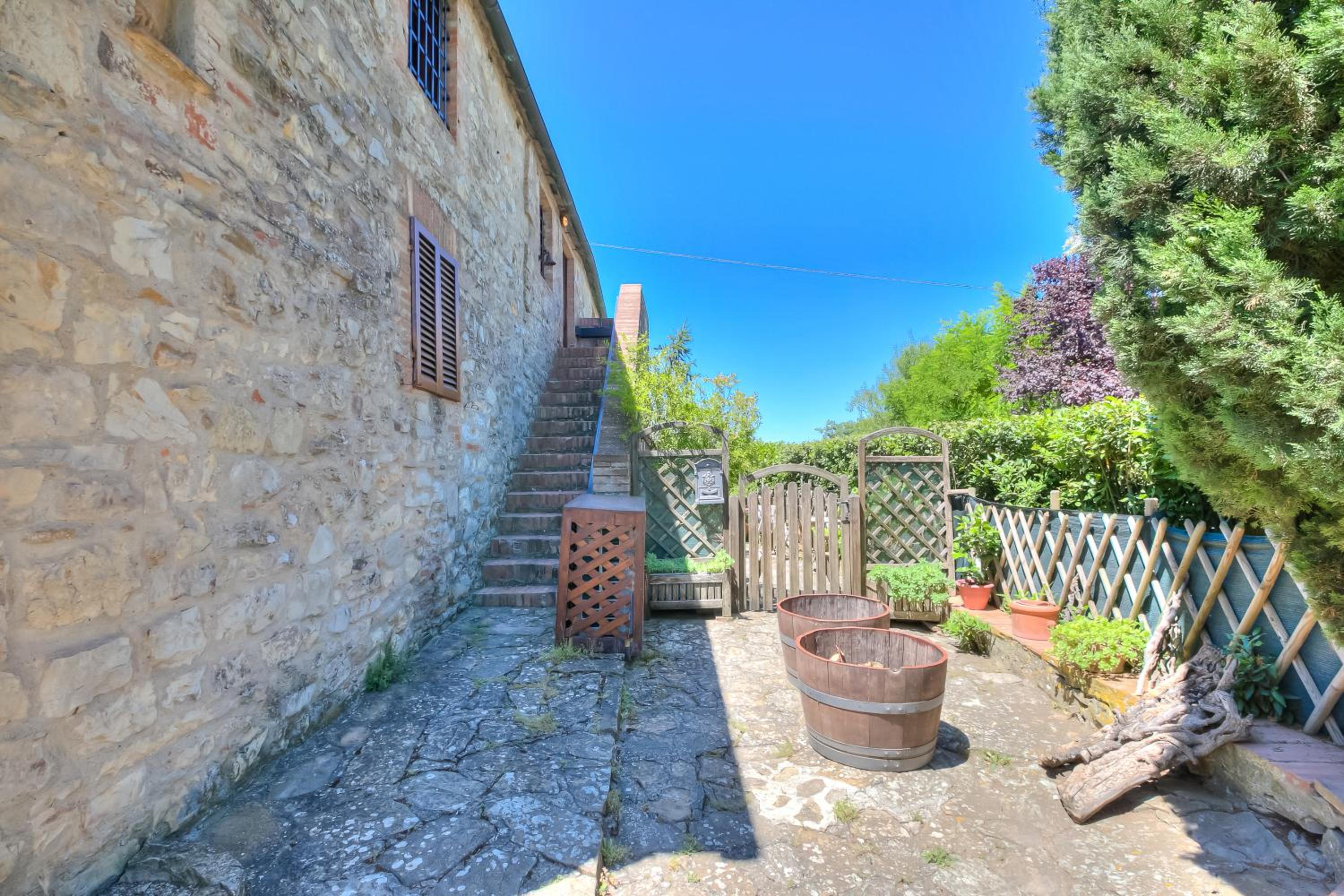Fiore Di Mandorlo,Panoramic Chianti Hills - Happy Rentals