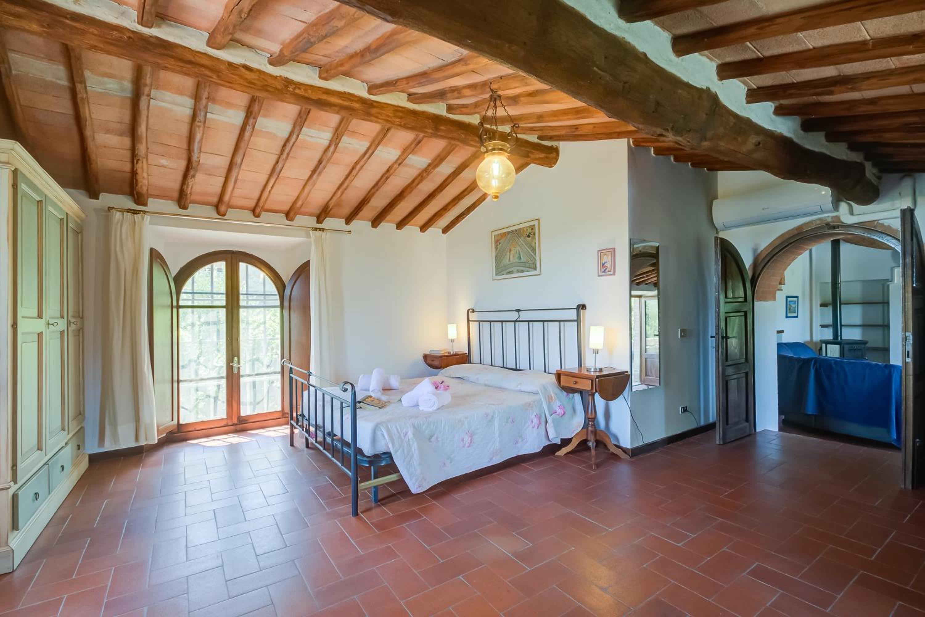 Fiore Di Mandorlo,Panoramic Chianti Hills - Happy Rentals
