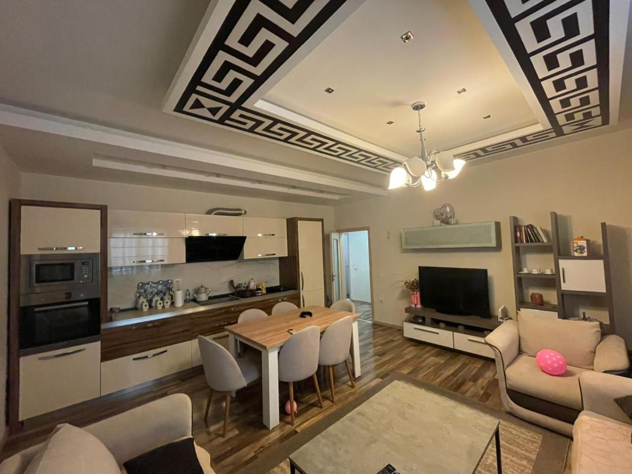 Tirana Perla