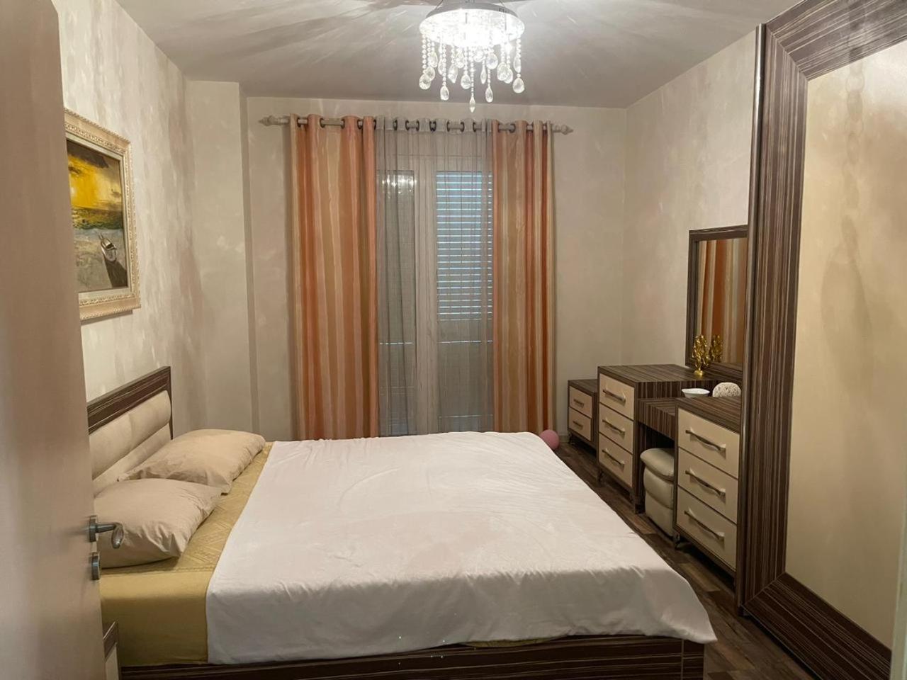 Tirana Perla