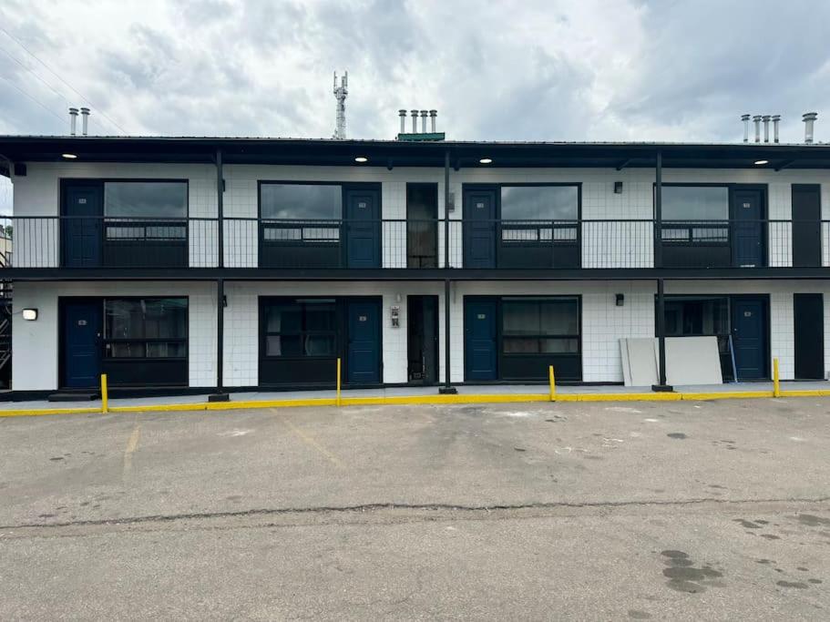 1 BD Motel Condo with kitchenette - 3