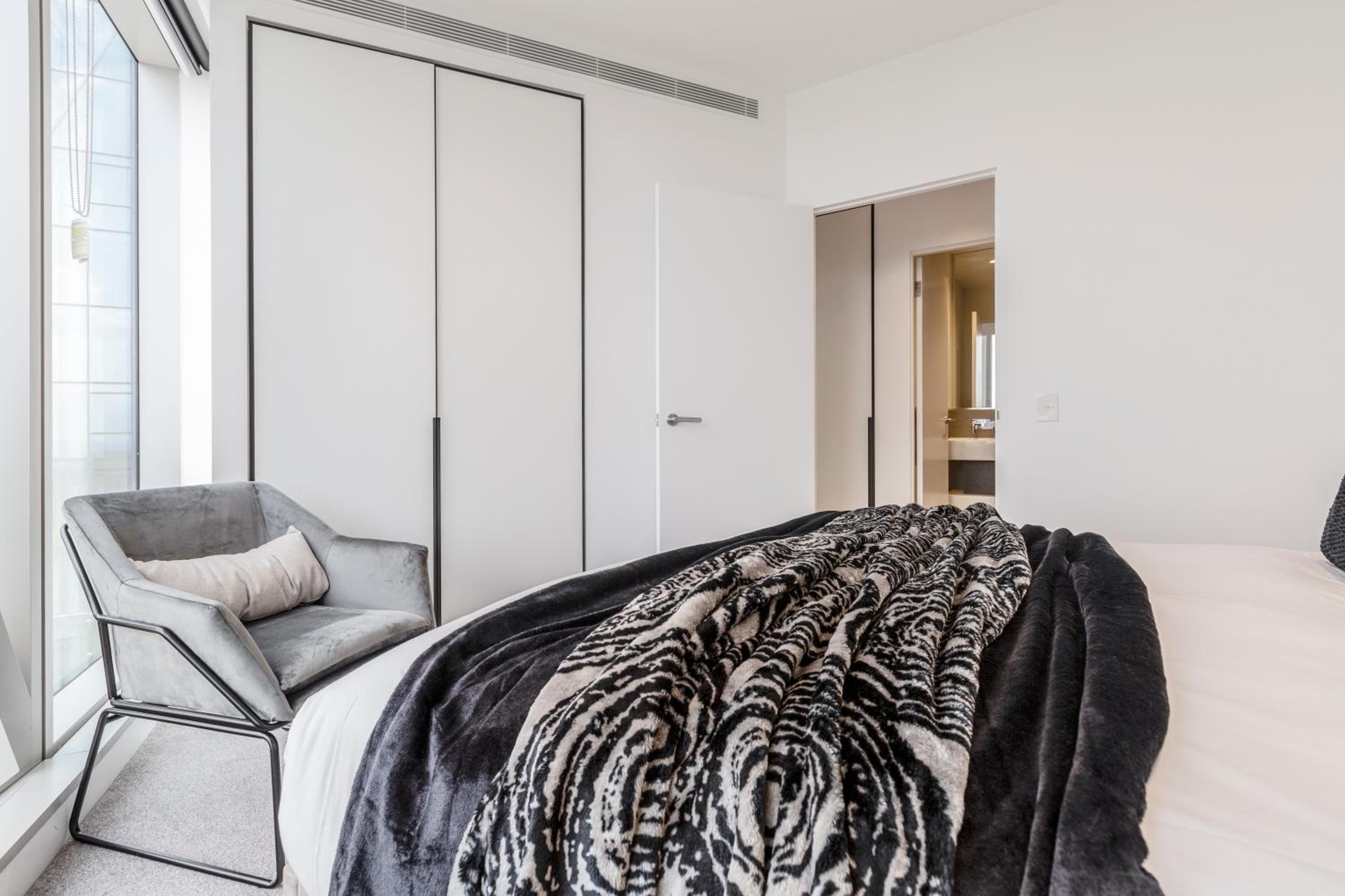 West Side Contemporary Pad in Shopping Precinct