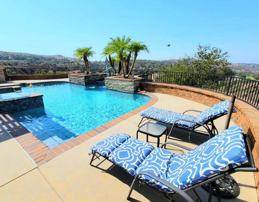 Majestic Anaheim Panorama Hill Home With Sunset view 4