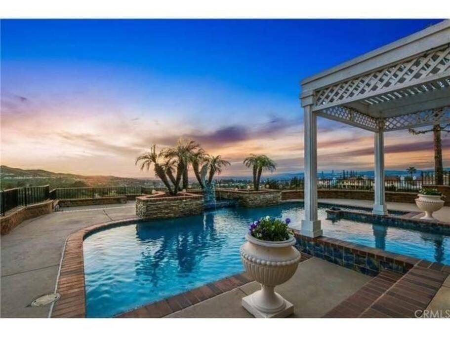 Majestic Anaheim Panorama Hill Home With Sunset view 5