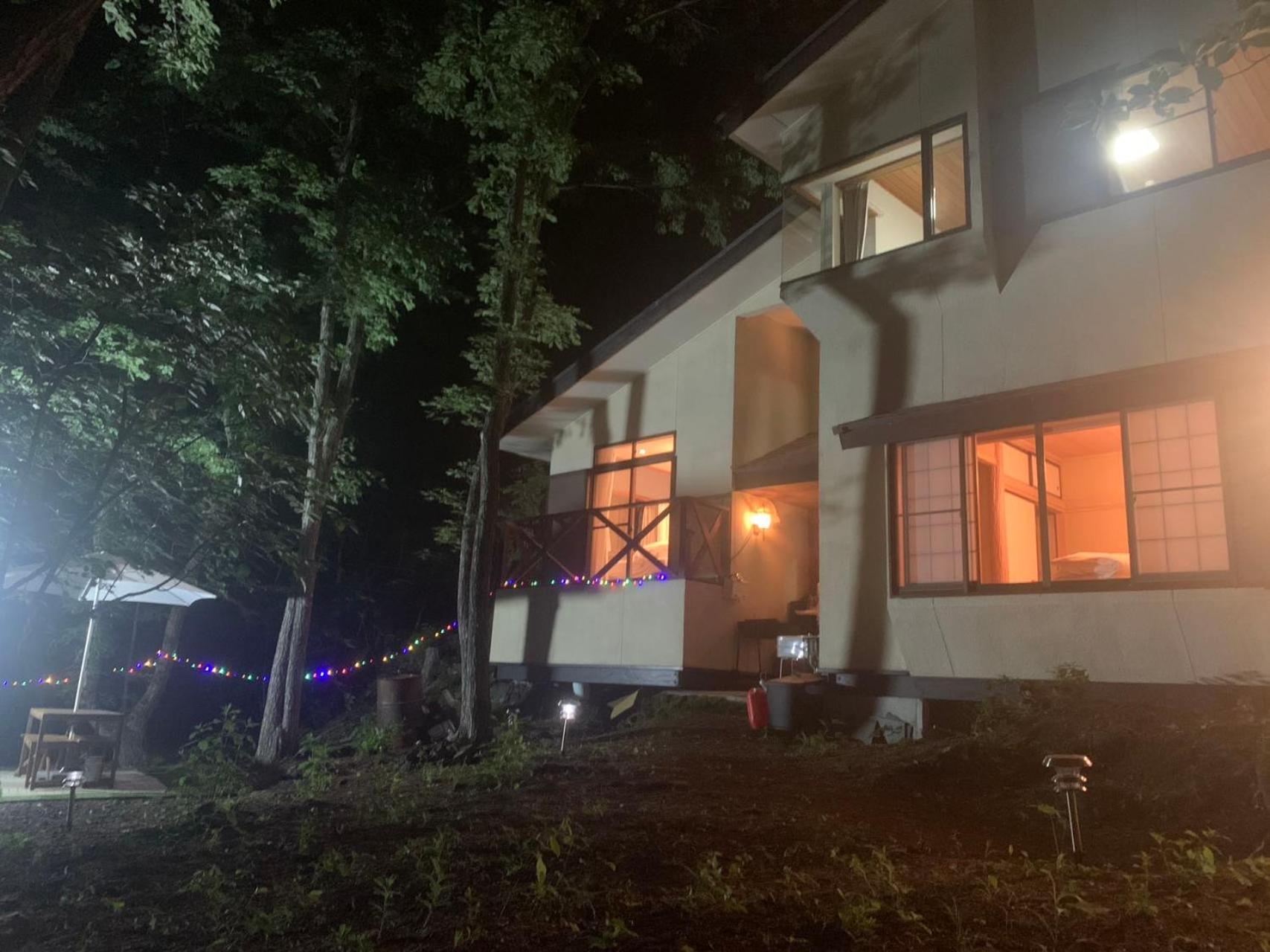 JoYSOUNDカラオケBBQや麻雀セット完備断崖の上に建てられた大型貸別荘