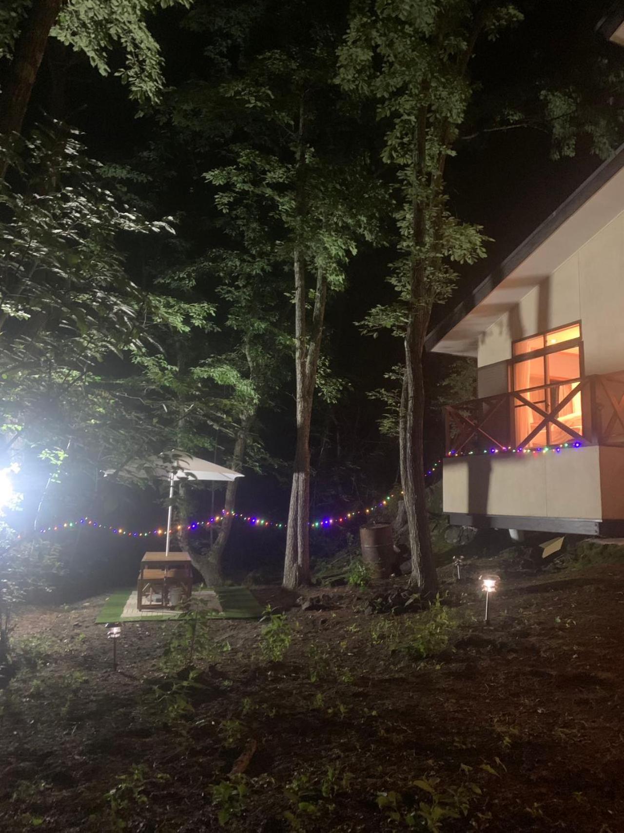 JoYSOUNDカラオケBBQや麻雀セット完備断崖の上に建てられた大型貸別荘
