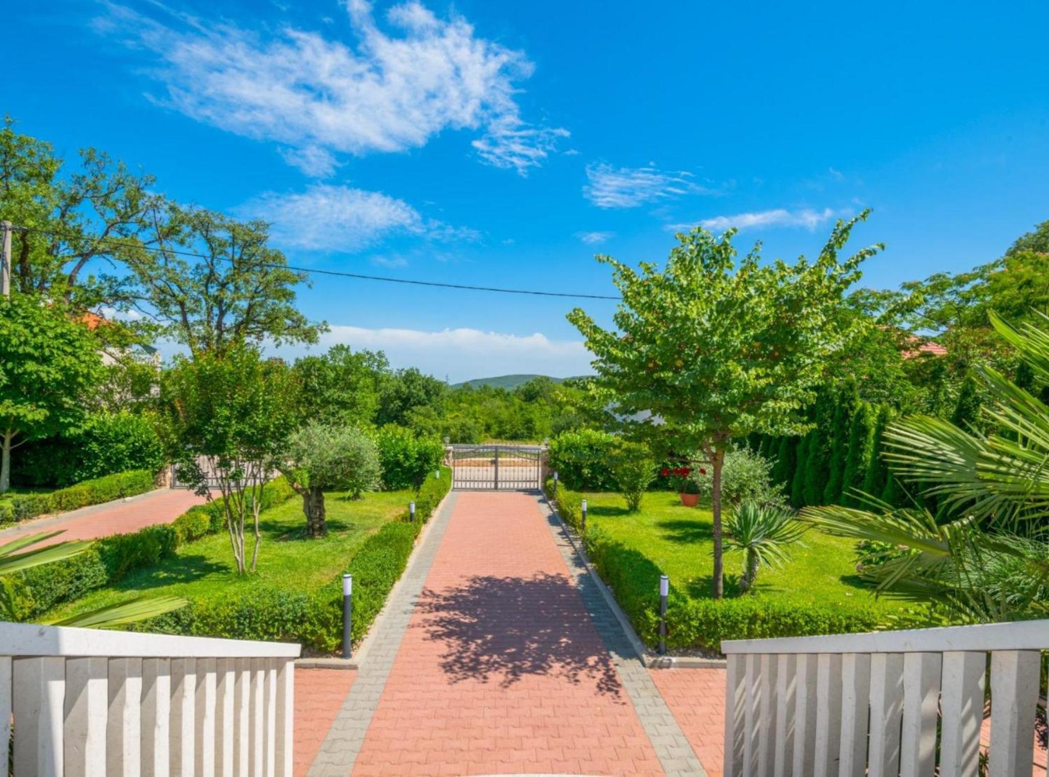 Villa Mia 2