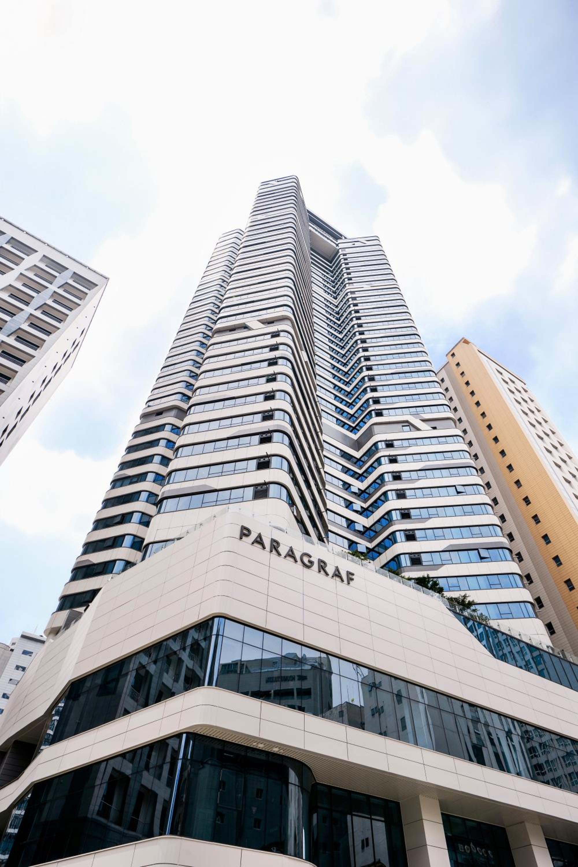 Le Collective Haeundae Paragraf