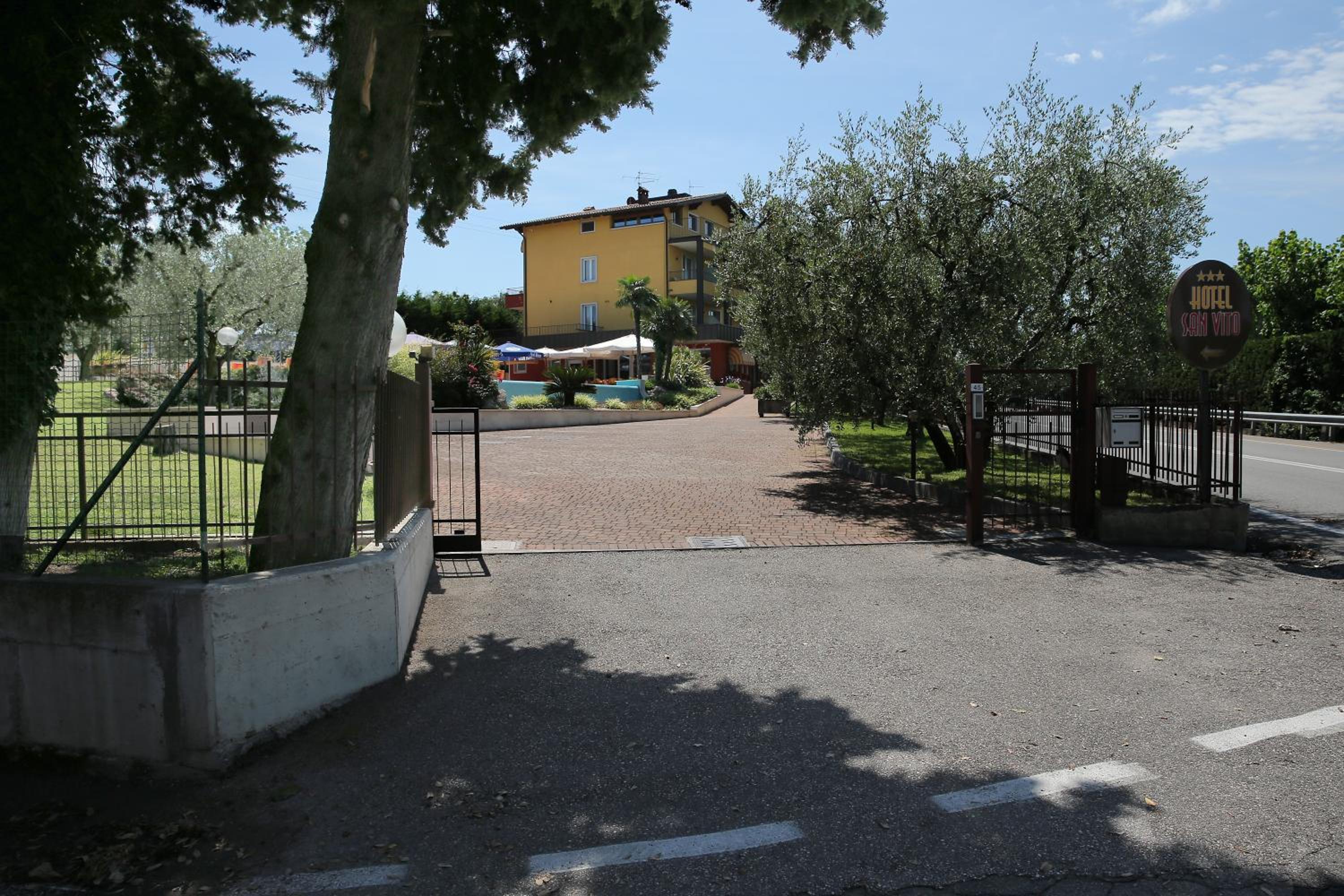 Photo 11