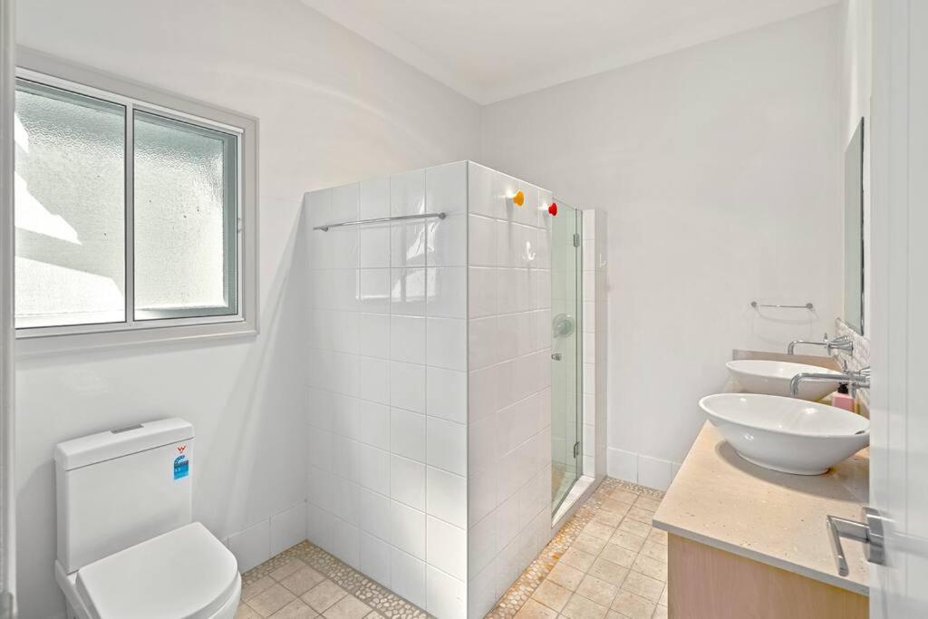 Artistic Queenslander with Park Views - 5 Bedroom - Sleep 10