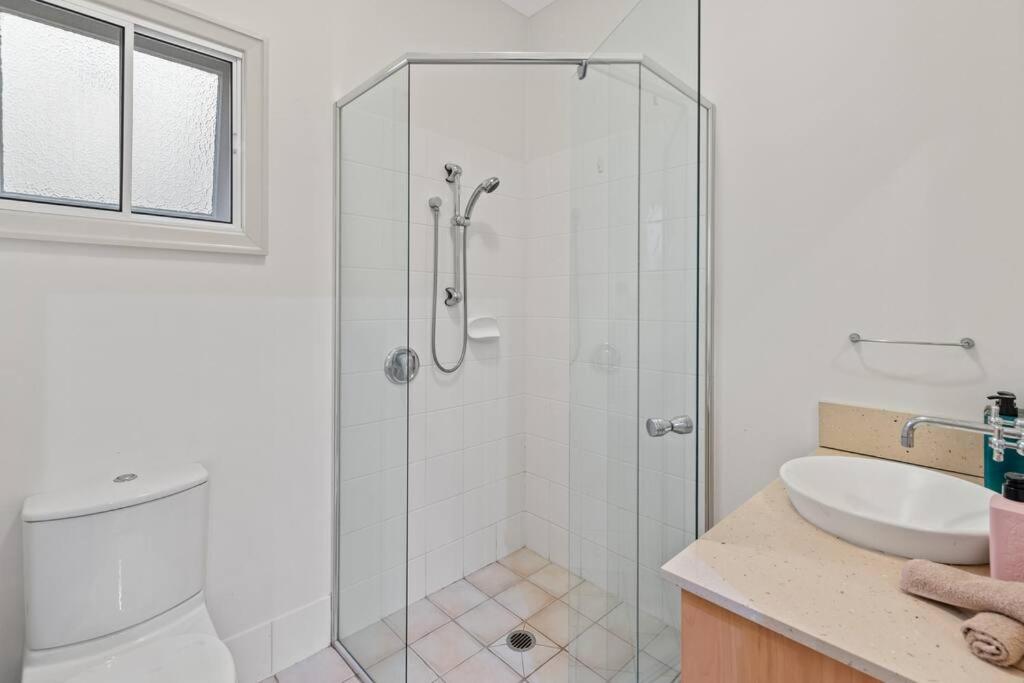 Artistic Queenslander with Park Views - 5 Bedroom - Sleep 10
