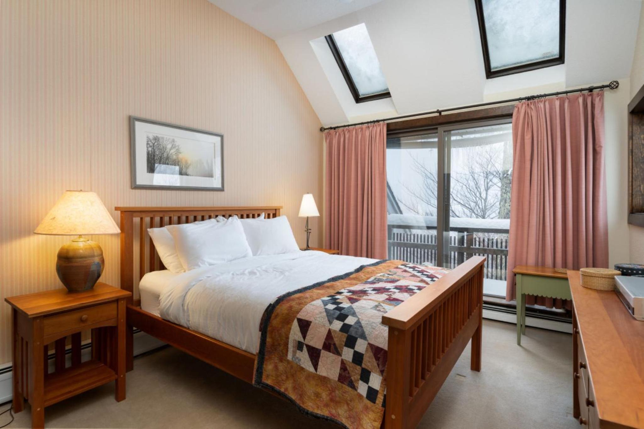 Sunrise B2- ski on and off, hot tub, pool view 4