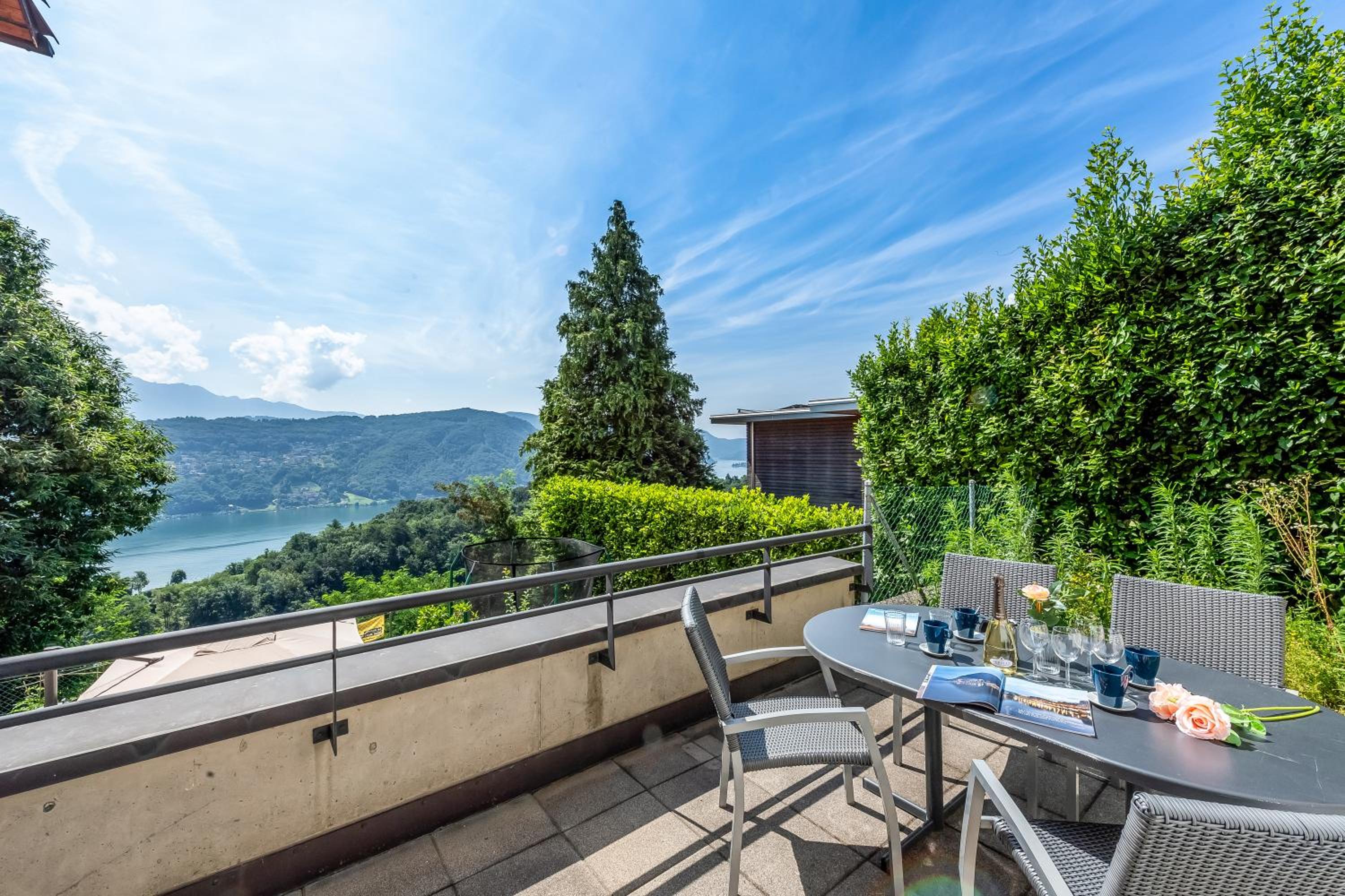 Vernate Lugano Lake Sweet View - Happy Rentals