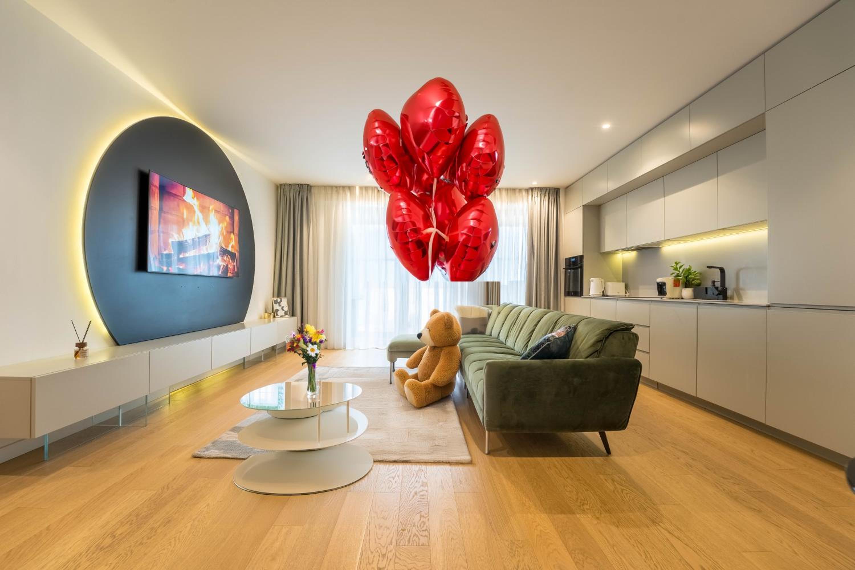Sphere I 1 BR apt with underground private parking near Promenada Mall view 2