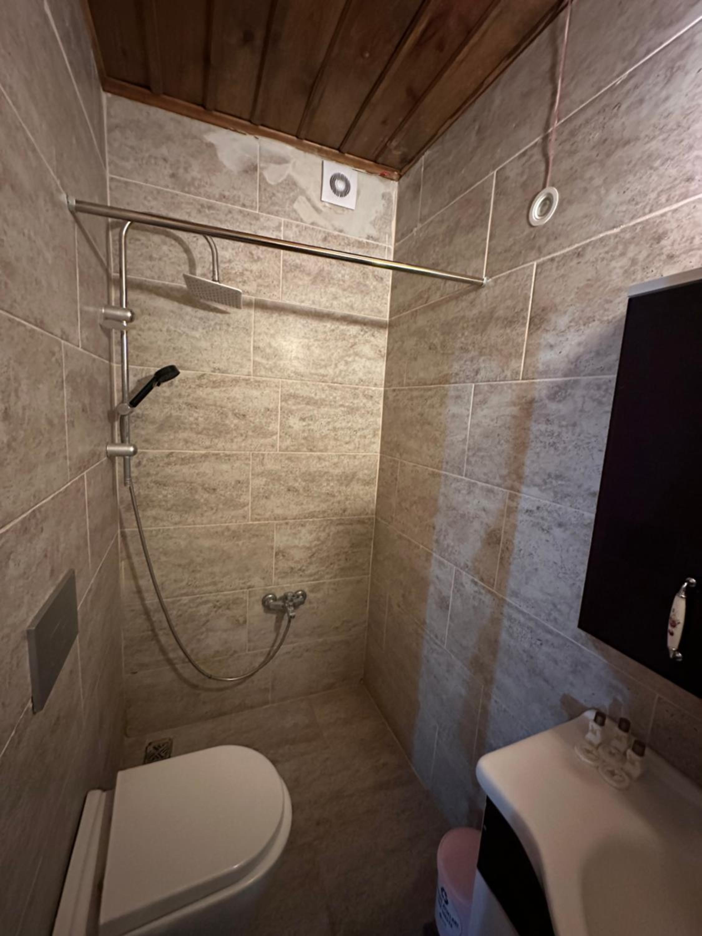 Coco Cave - Image 100