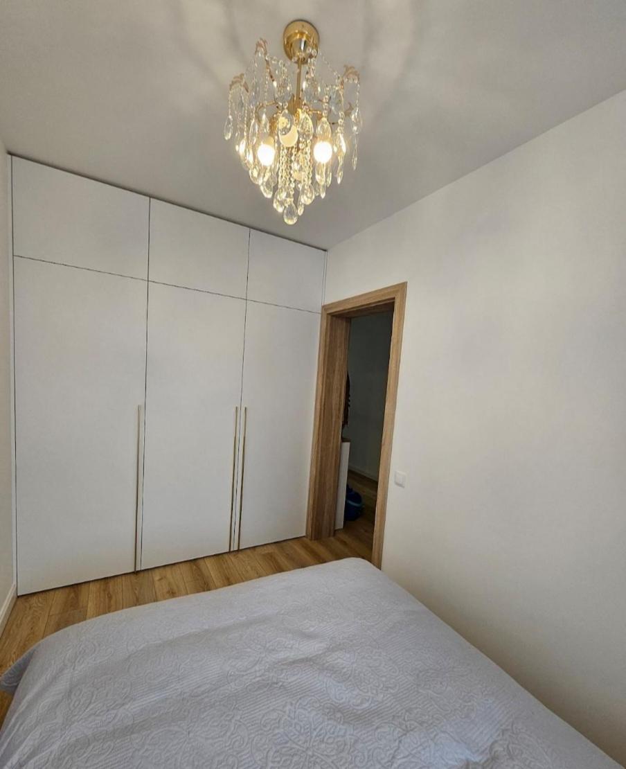 Lunar Luxury Appartment Boulevard View High Street view 2