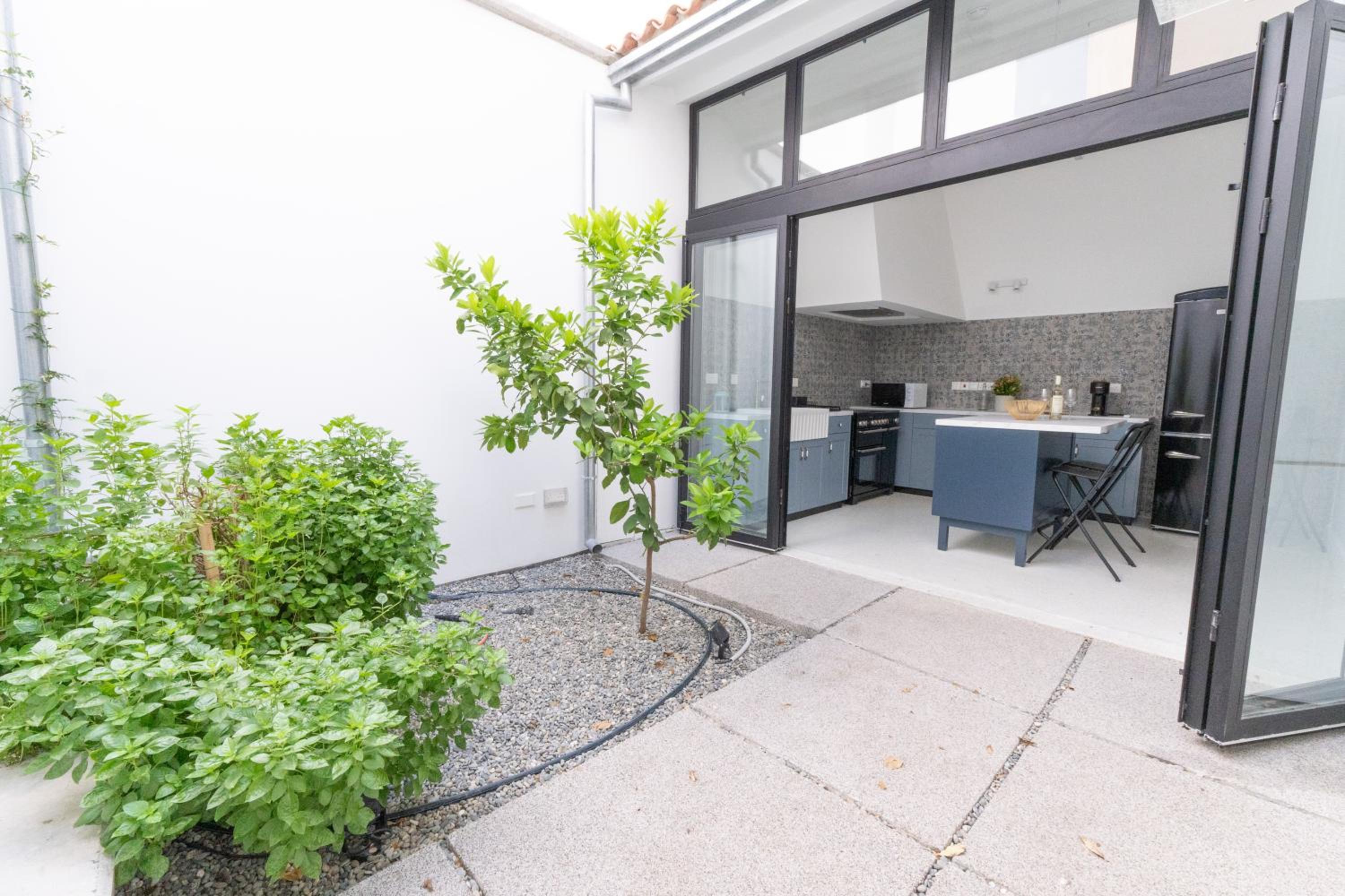 1924 Gemini House, Garden, Rooftop