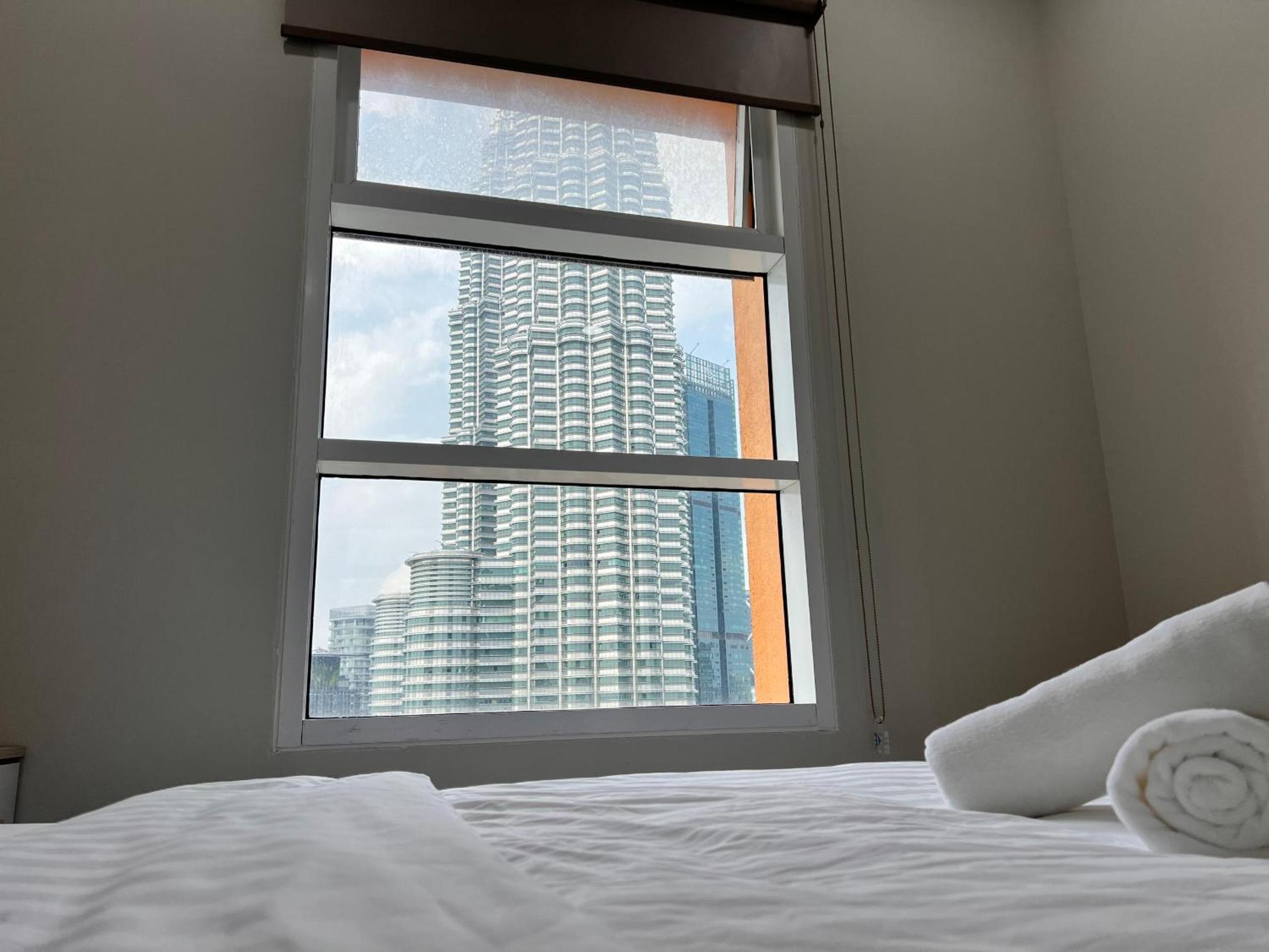 Sky Suites at KLCC by Mitstay