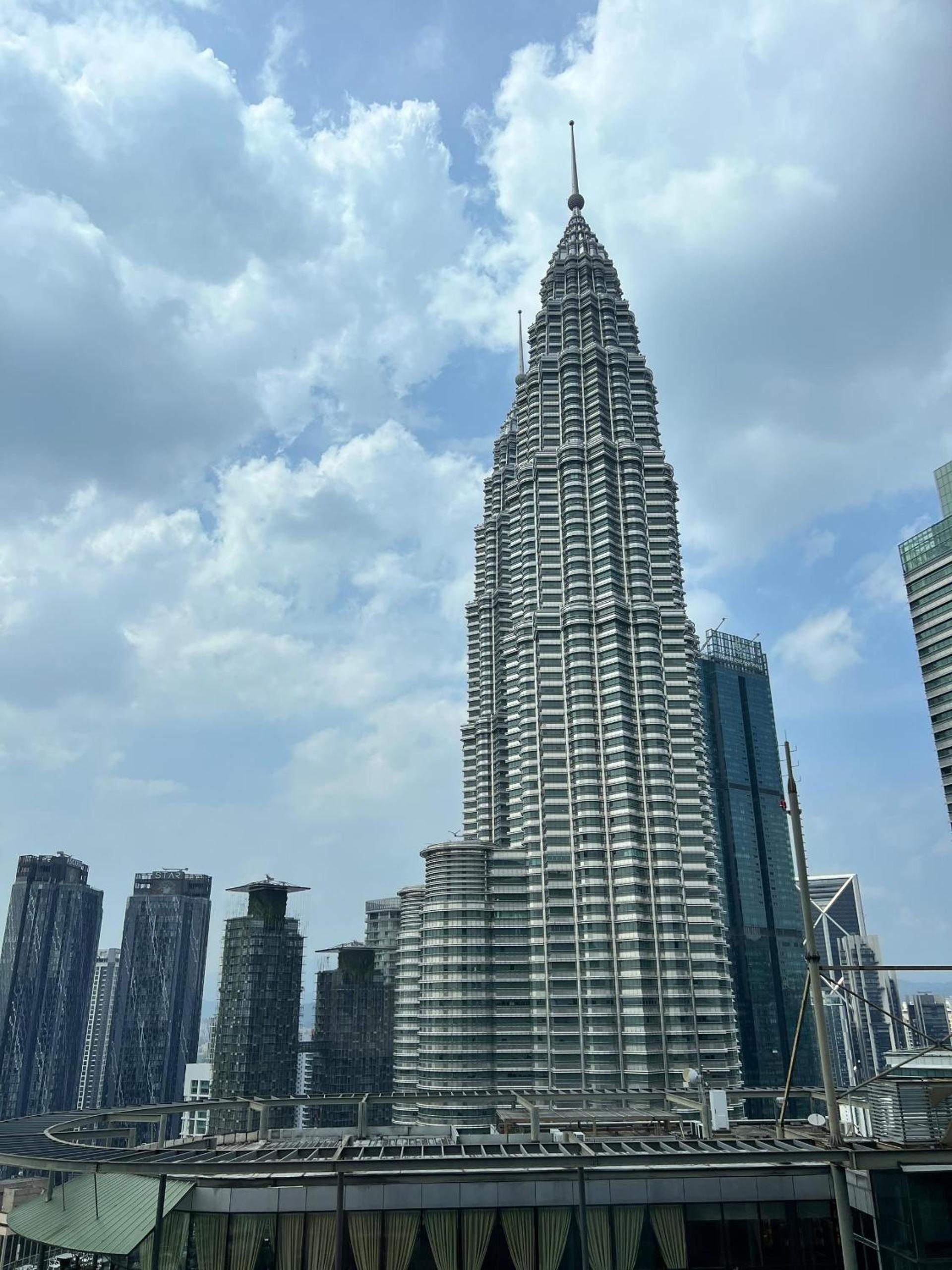 Sky Suites at KLCC by Mitstay