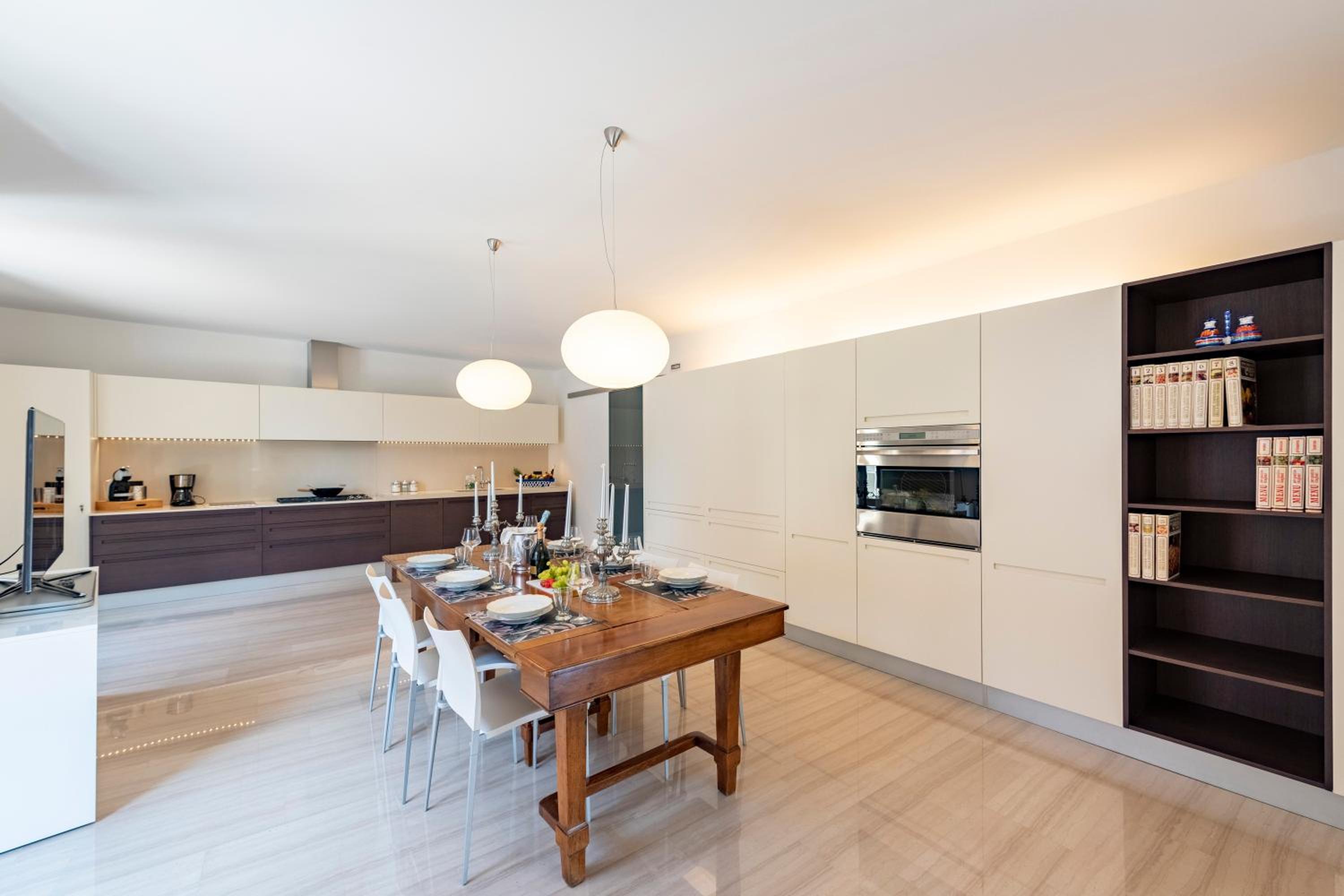 Life & View Luxury Apartment