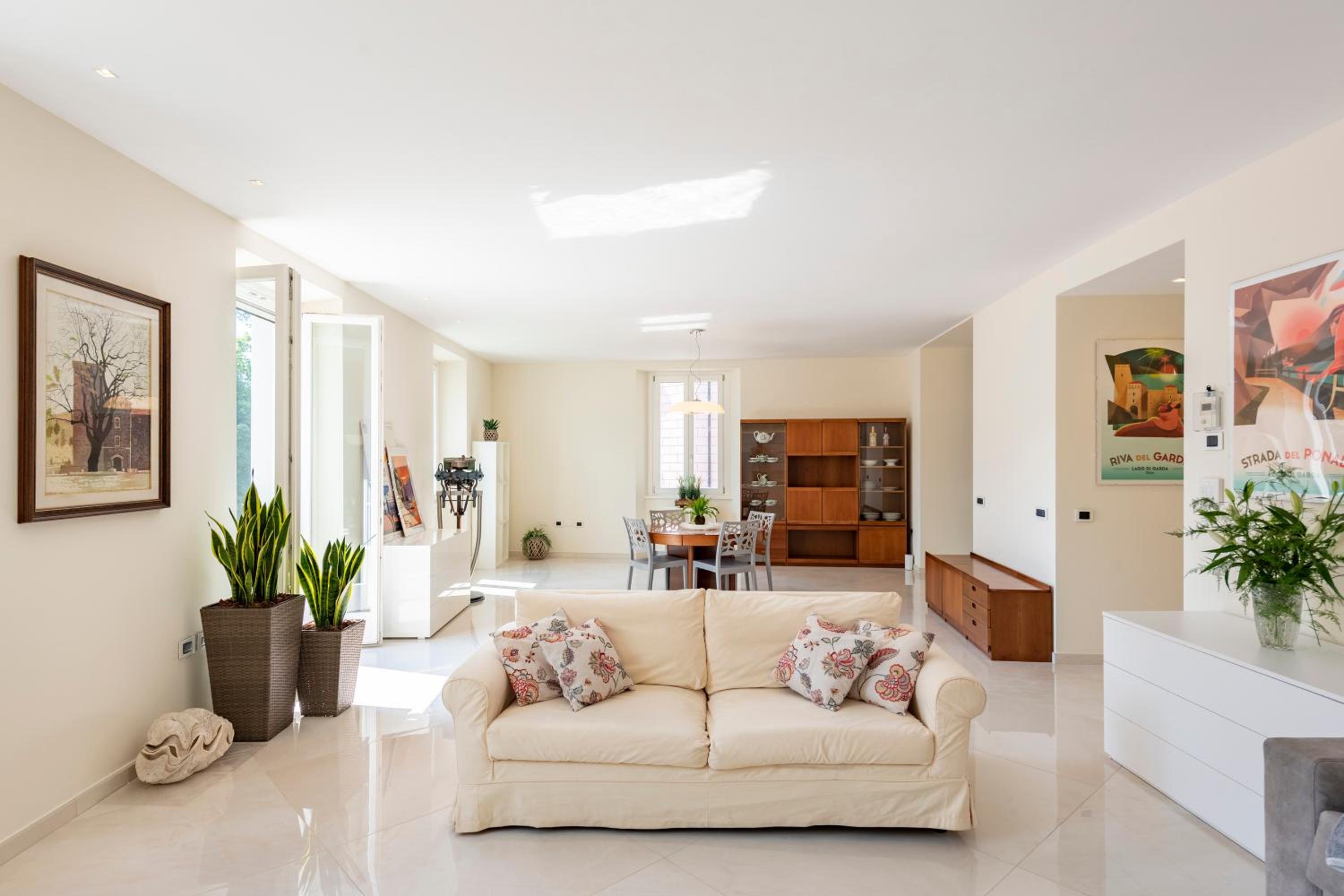 Life & View Luxury Apartment