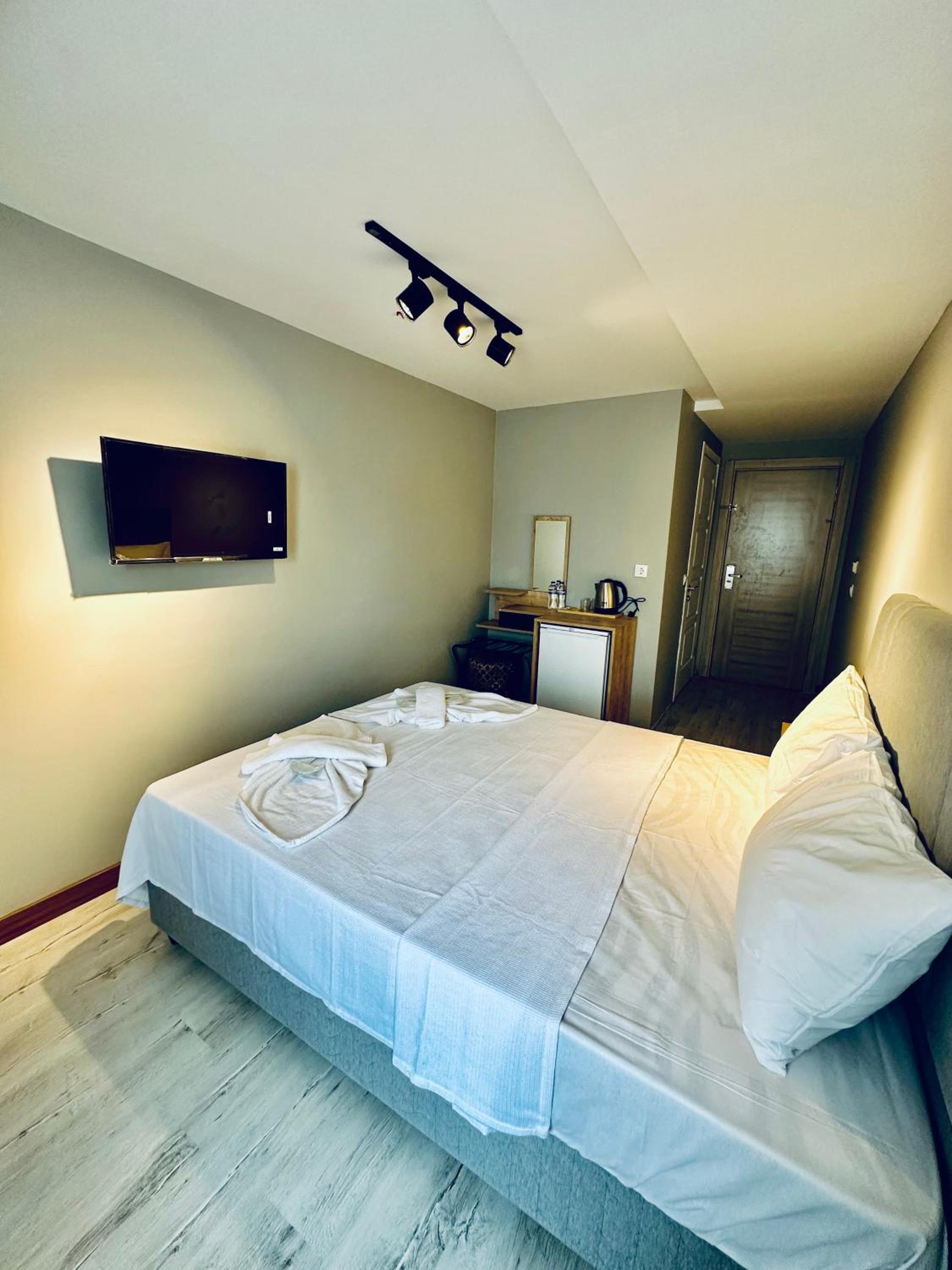 The Hera Gold Hotel - Image 11