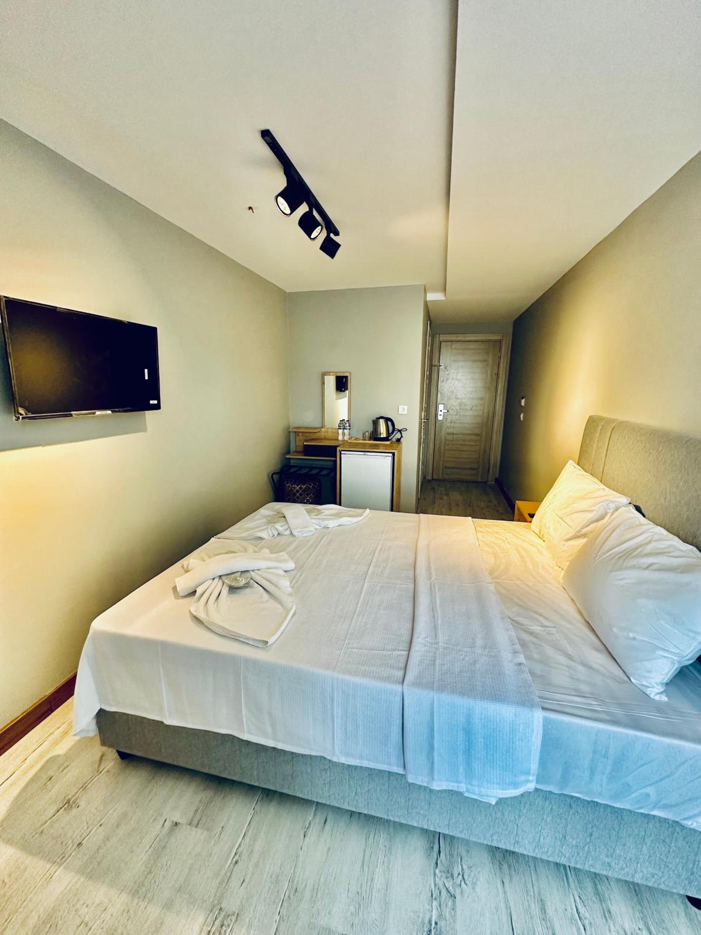 The Hera Gold Hotel - Image 12