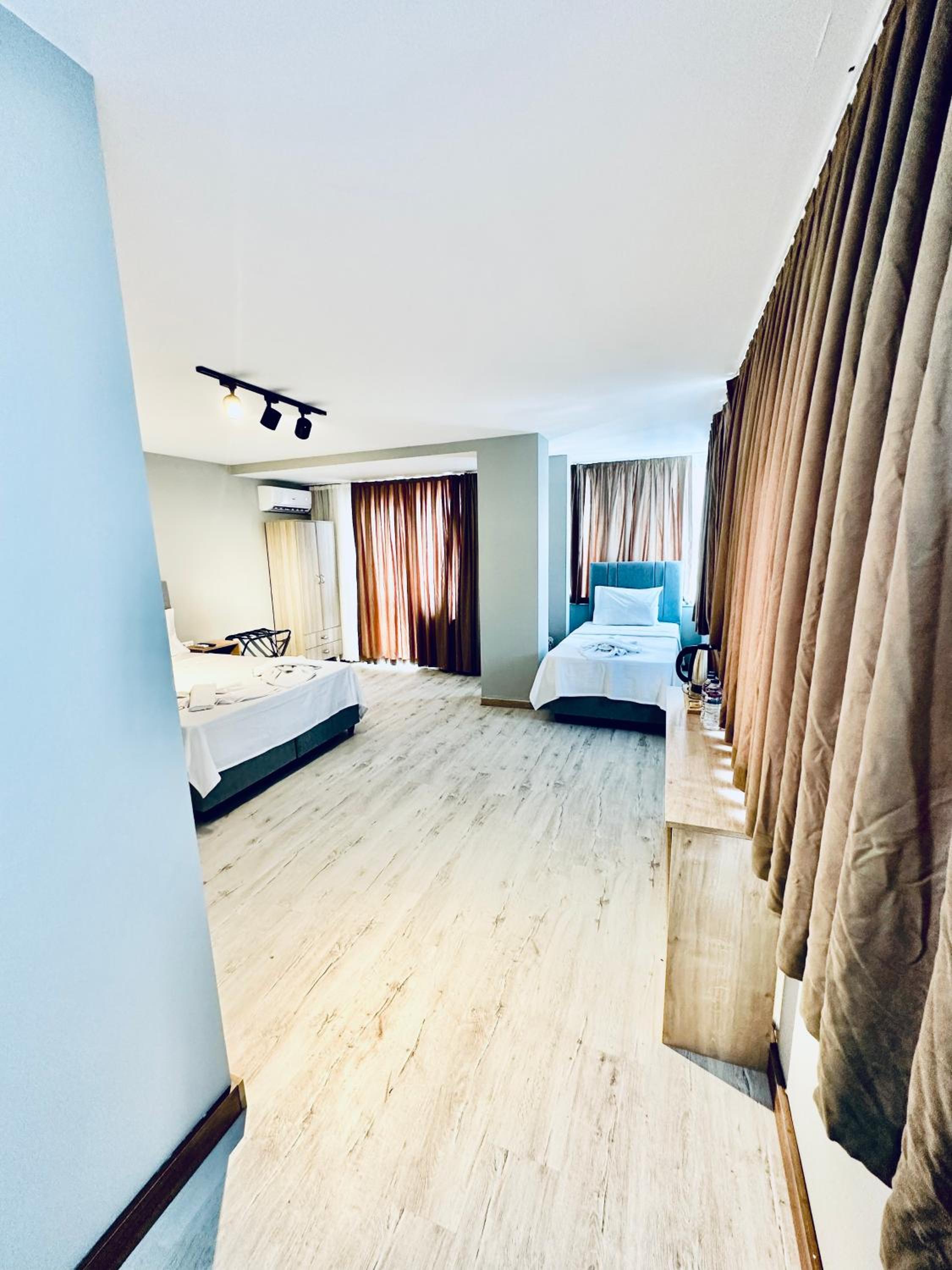 The Hera Gold Hotel - Image 18