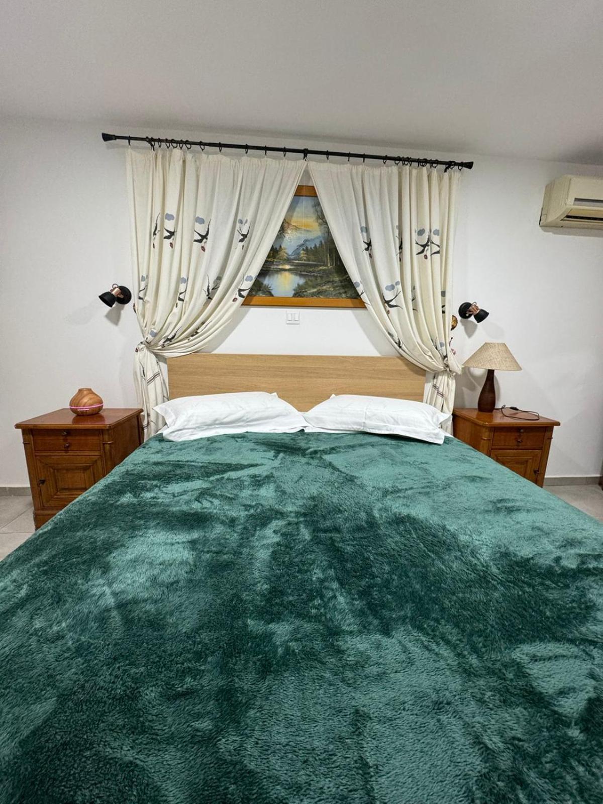 Maria's Paliomylos House