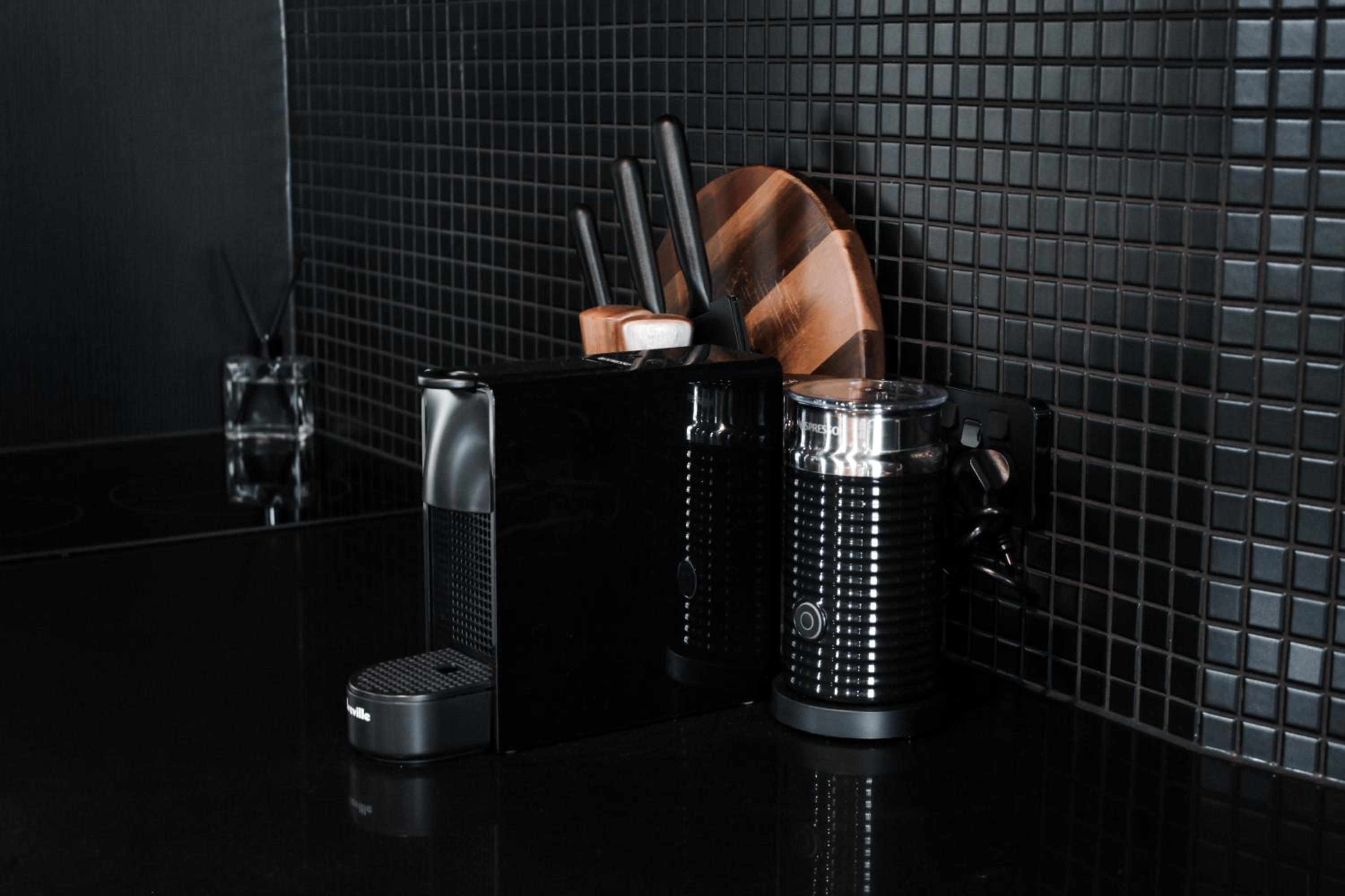 Green Rooms Braddon - Designer Micro Apartments