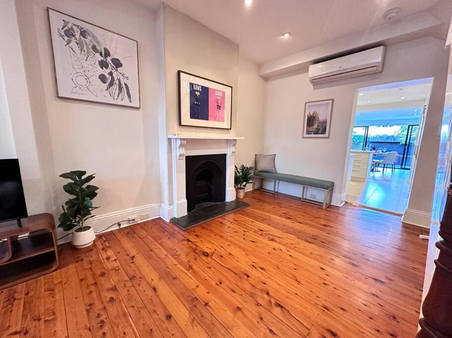 Ivy Haven with City View Loft