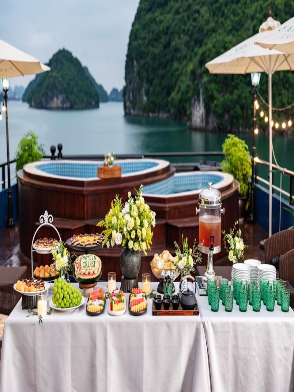 Du thuyến 4 sao tham quan vịnh Hạ Long trong ngày - Bể bơi - PAM view 5