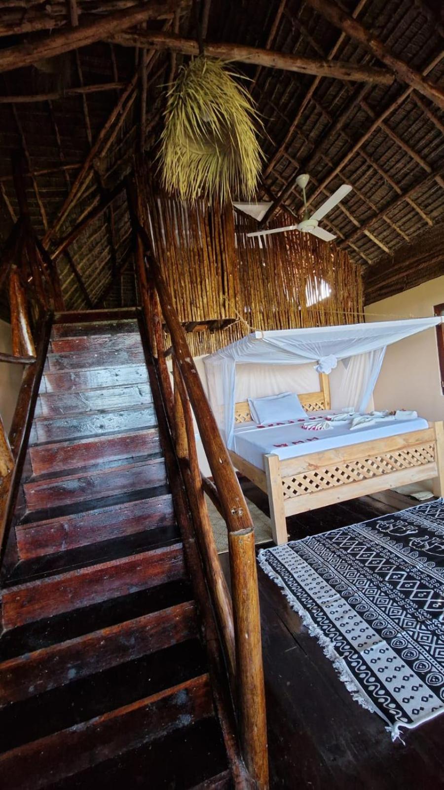 MONKEY MOUNTAIN LODGE
