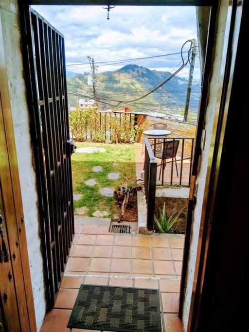 Bellavista Hideaway Cozy Retreat with Scenic Views