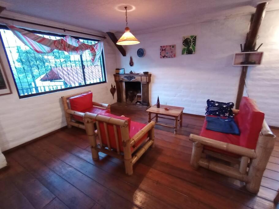 Bellavista Hideaway Cozy Retreat with Scenic Views