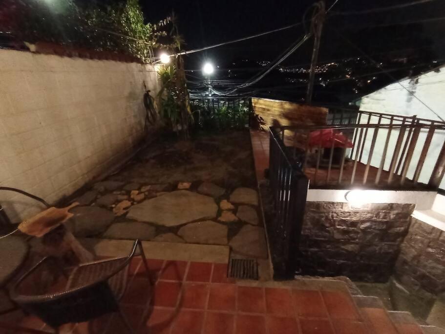 Bellavista Hideaway Cozy Retreat with Scenic Views
