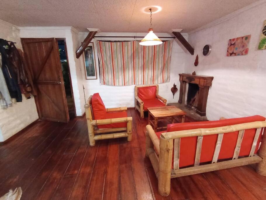 Bellavista Hideaway Cozy Retreat with Scenic Views