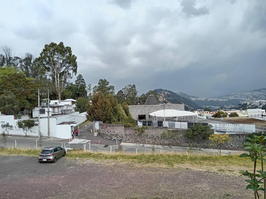 Bellavista Hideaway Cozy Retreat with Scenic Views