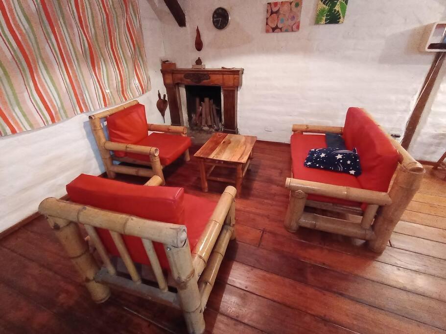 Bellavista Hideaway Cozy Retreat with Scenic Views