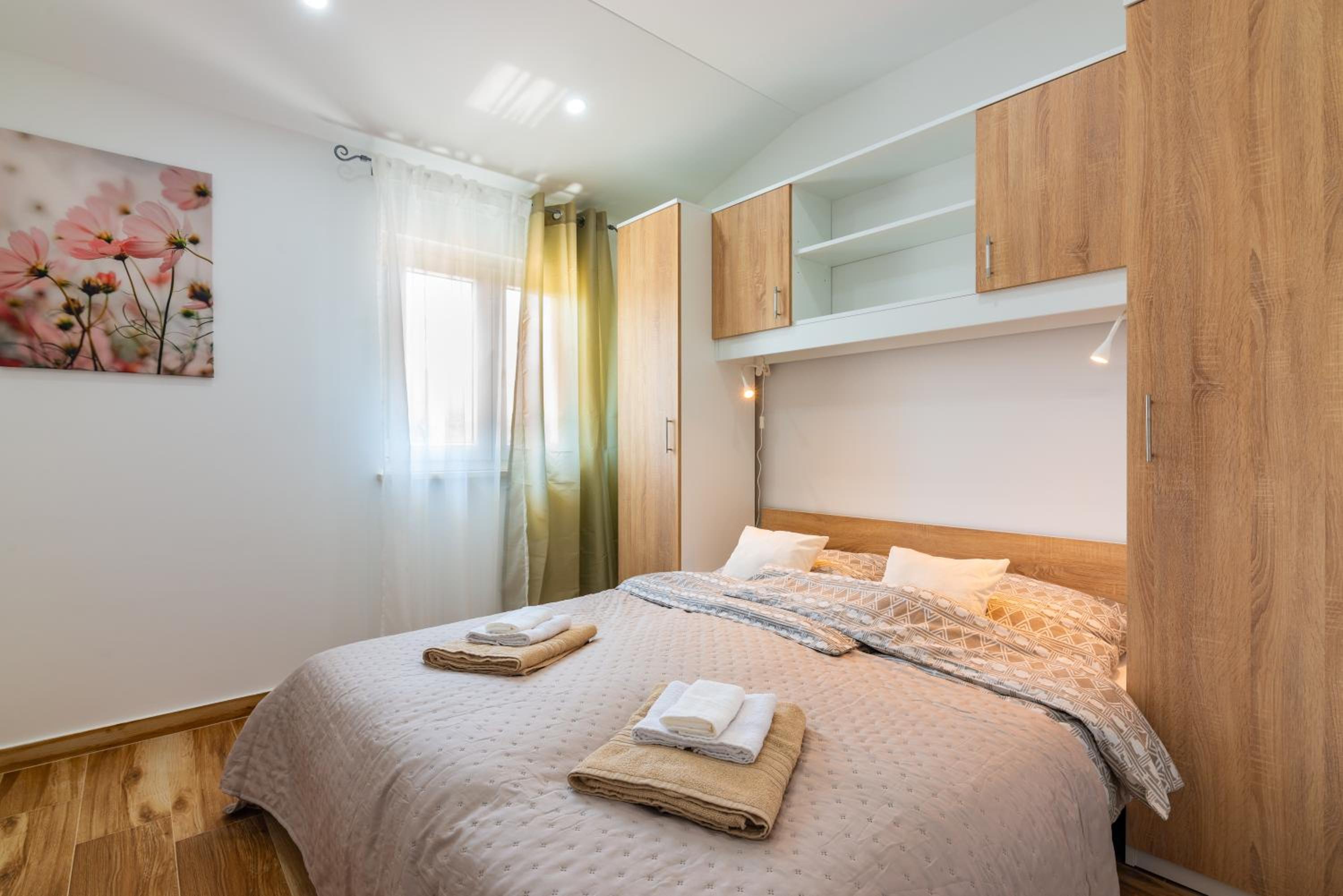 Holiday Home Casa B with swimming pool and private parking