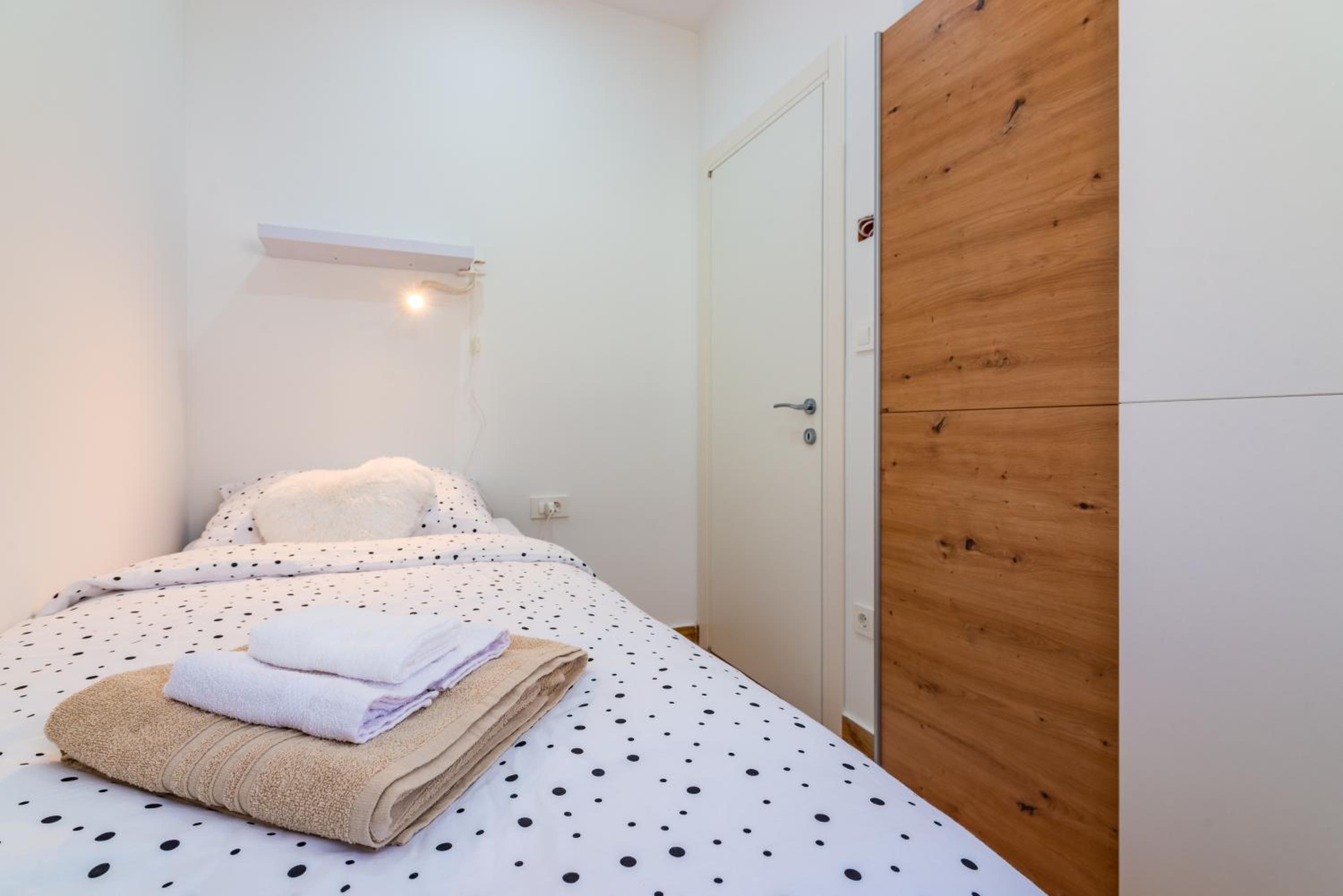 Holiday Home Casa B with swimming pool and private parking